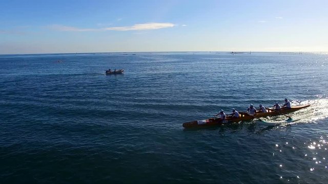 arriv&eacute;e course pirogue