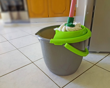bucket mup cleaning 