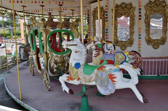 遊園地のcarousel