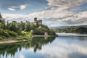 Fototapeta na wymiar Castle in Niedzica on the Czorsztynskim reservoir