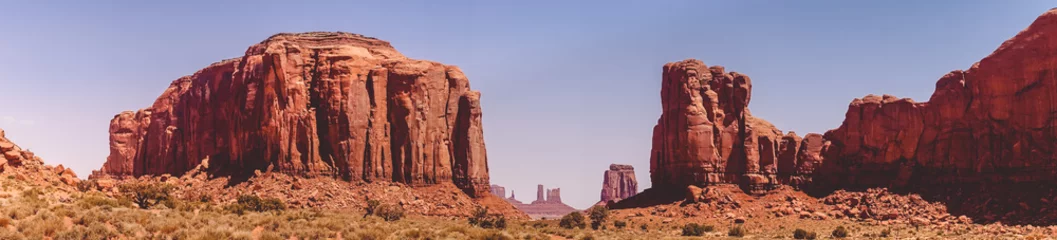Deurstickers Wild West of the USA. Picturesque Monument Valley © konoplizkaya