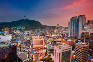 Naklejka premium Seul. Obraz centrum Seulu podczas godziny zmierzchu niebieski.