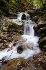 Fototapeta na wymiar Wasserfall im Faltenbach bei Oberstdorf im Allgäu