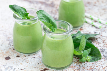 Vanilla, mint, spinach and coconut milk detox green smoothie, horizontal