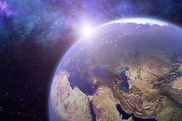3d Erde mit Sonnenreflektion, Sterne und Weltraumnebel im Hintergrund. 