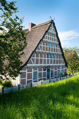 Fototapeta na wymiar Altländer Bauernhaus
