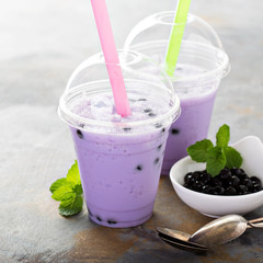Berry bubble tea
