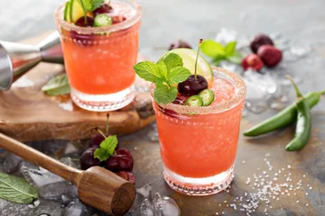 Foto op Plexiglas Refreshing summer cocktail with cherry © fahrwasser