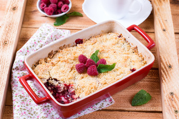 Crumble with raspberries