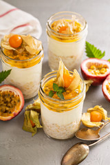 Overnight oats with maracuya and physalis