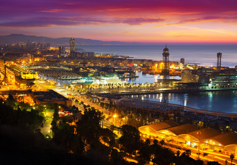 Fototapeta na wymiar Port Vell at Barcelona in dawn