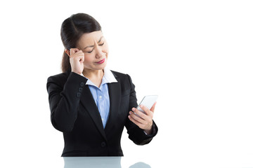 ビジネスウーマン 電話 白背景
