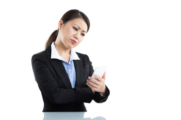 ビジネスウーマン 電話 白背景