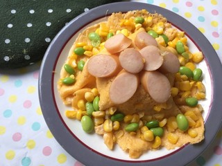 Sausage with corn and bean omelette 