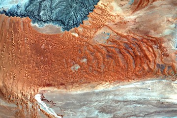 Strukturen in der Kalahariwüste aus dem All - Bild beinhaltet modifizierte Copernicus Sentinel...