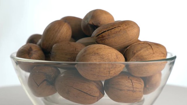 The nut pecan rotates on the turntable.
