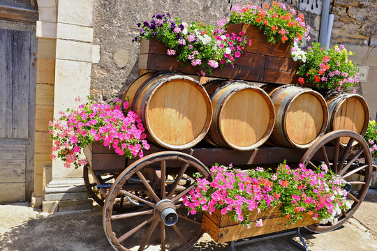 tonneaux sur charette fleurie