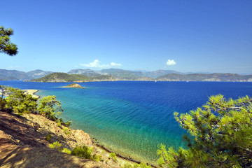 Shores of the islands in the Aegean Sea © Jurek Adamski