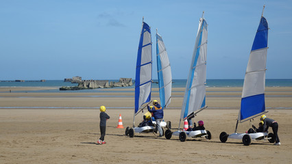 Fototapeta premium Chars à voile en Normandie