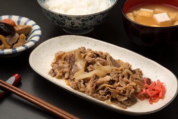 牛皿定食