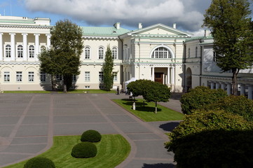 Fototapeta na wymiar The courtyard of the Presidential Palace in Vilnius.