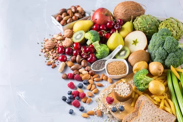 Gardinen Auswahl an gesunden Ballaststoffquellen vegane Lebensmittel zum Kochen © aamulya