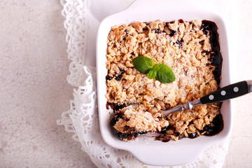 Berry crumble cake in a tin