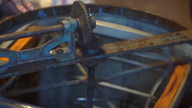 Machine for honey extraction during work