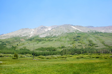 Fototapeta premium Mountain with Glacier in the summer at California