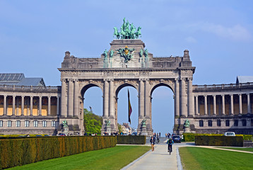 Brüssel, Triumphbogen im Jubelpark - obrazy, fototapety, plakaty
