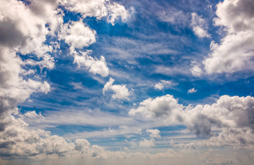 Fototapety  dramatic sky with dynamic cloud arrangement