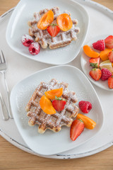 Belgische Waffeln mit Beeren 