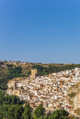 Fototapeta na wymiar View over white houses of Alcala del Jucar
