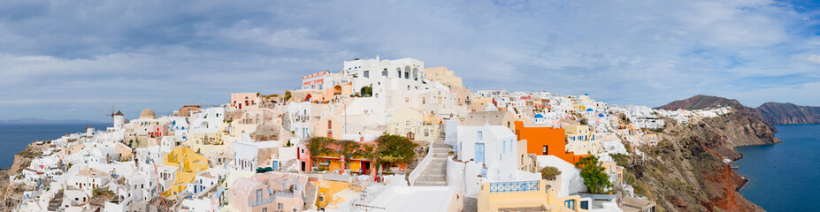 Fototapeta premium Panorama of the town of Oia, Santorini Island, Greece