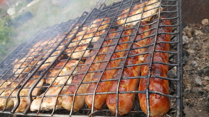 Колбаски на гриле
