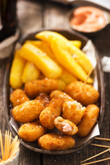 Scampi with french fries and ketchup mayo dip