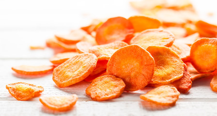  Dried vegetables chips from carrot.