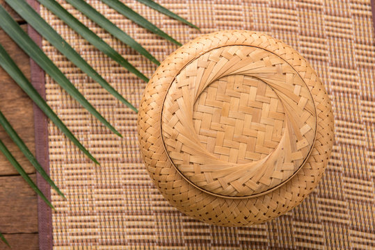 Sticky rice box,be the light while,member northeast in which,the in northeastern area of Thailand adds sticky rice steams cooked for already induce to eat.