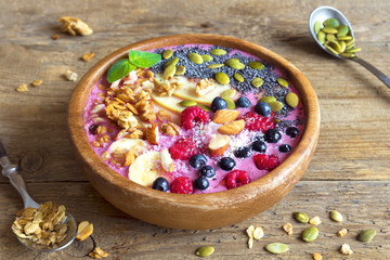 breakfast smoothie bowl