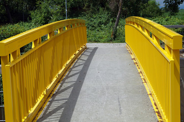 gelbe Brücke