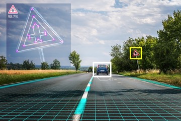 Naklejka premium Autonomiczny samochód z własnym napędem rozpoznaje znaki drogowe. Wizja komputerowa i koncepcja sztucznej inteligencji.