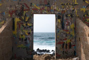 Porte fenêtre sur océan atlantique - Sénégal île de Ngor