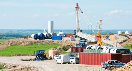 building wind turbines © Perytskyy