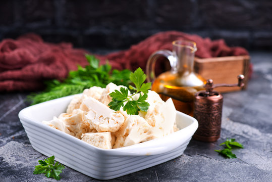 raw cauliflower