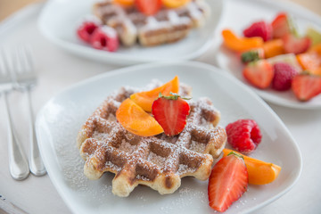 Belgische Waffeln mit Beeren