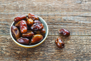 Raw Organic Medjool Dates Eat