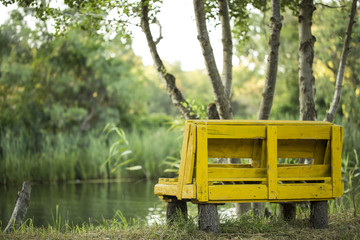 Obraz premium bench front of lake