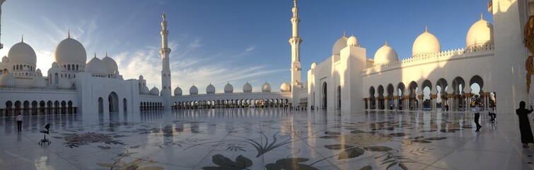 Panorama Sheikh zayed grand mosque abu dhabi UAE - 163751020