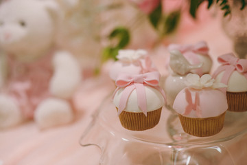 Candy bar cupcake