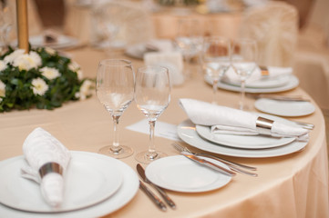 Decoration of tables at the wedding
